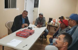 Entregan pelotas para la Liga de Béisbol del Valle de los Cirios