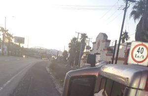 Muere un hombre al volcarse frente al CETMAR de Ensenada