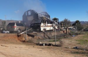 Muere un menor de 7 años al incendiarse una vivienda en Ensenada, su madre resultó herida