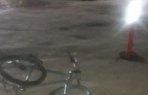 Impactaron a joven ciclista en la Vicente Guerrero