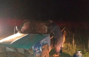 Conductor resulta lesionado al volcarse en curva de Punta Colonet