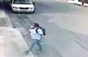 Sujeto armado irrumpe en el edificio del periódico Reforma