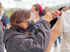 Reitera Claudia Agatón llamado a beneficiarse con las jornadas de vacunación en Ensenada