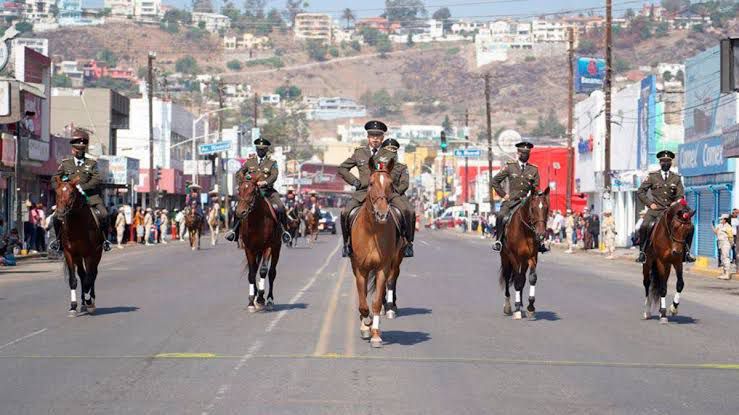 Invitan a presenciar en Ensenada el Desfile Cívico Militar de la  Independencia - Península BC