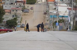 Supervisa Armando Ayala obras de pavimentación en Ensenada