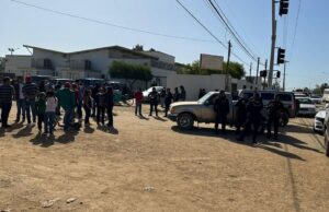 Tras encharcamiento, globeros invaden vialidad en los globos de la colonia Lázaro Cárdenas