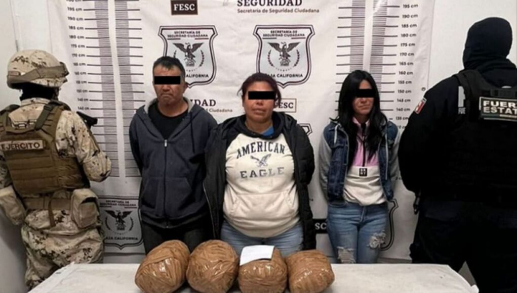 Capturan a dos mujeres y un hombre con cuatro kilos de marihuana en ...
