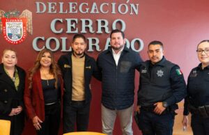 Atiende Ismael Burgueño a residentes de Cerro Colorado en su «Miércoles de Delegación»