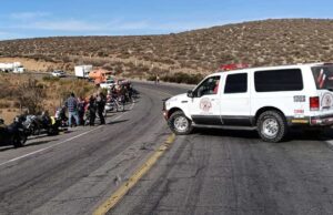 Motociclistas sufren accidente en San Vicente al dirigirse al desfile navideño de VG