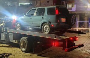 Asegura FGE camioneta y autopartes de un pick up robado tras operativo en Ensenada