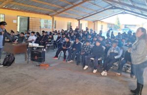 Imparten talleres sobre el cambio climático y manejo de residuos en tres escuelas de San Quintín