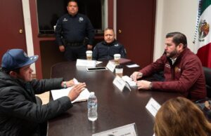 Brinda Ismael Burgueño atención personalizada a residentes de San Antonio de los Buenos