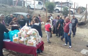 Atiende Ismael Burgueño a ciudadanos afectados por el incendio en Cumbres del Rubí