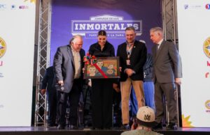 Recibe Marina del Pilar reconocimiento por apoyo en la realización de la Serie de Caribe 2025