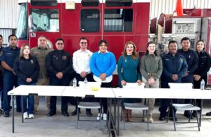 Entrega Montserrat Murillo donativo de 100 mil pesos al Cuerpo de Bomberos de San Quintín