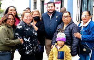 Atiende Ismael Burgueño a colonos de San Antonio de los Buenos en «Miércoles de Delegación»