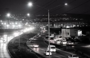 Repara XXV Ayuntamiento de Tijuana luminarias en bulevar 2000