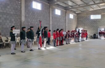 Celebran demostración de escoltas entre nueve primarias de la Zona Escolar 105 de San Quintín