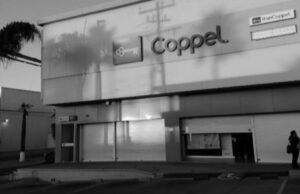 Asaltan con violencia la Coppel de la plaza Palmeras en Ensenada