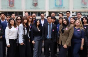 Recibe Armando Ayala a estudiantes de Derecho de la Universidad de Xochicalco