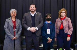 Participa Ismael Burgueño en la conmemoración por el Día Mundial de la Poesía en Tijuana