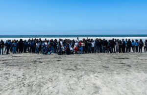 Estudiantes del CETMAR limpian la playa El Pabellón en San Quintín