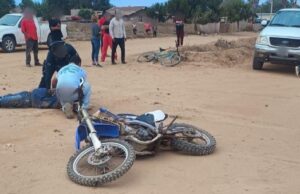Impactan a motociclista y se dan a la fuga en calle del ejido Papalote en San Quintín