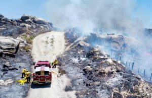 Avanza control de incendio en Tecate mientras activan prealerta de evacuación en La Rumorosa