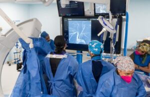 Logran histórica neurocirugía para mujer de San Quintín