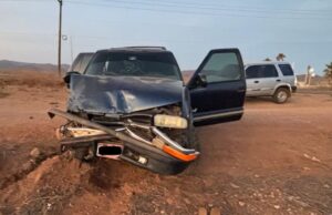 Provoca choque al incorporarse sin precaución a la carretera en Jaramillo