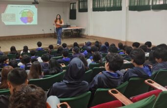Capacitan a estudiantes del CBTA 146 sobre el «Día Naranja»