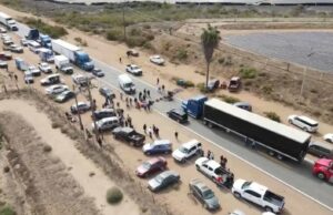 Reclamaron la intervención de las autoridades con cierre carretero en Camalú