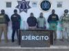 Detienen a dos sujetos con vehículo robado y drogas en San Quintín
