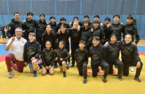 Avanzan doce atletas de San Quintín a la segunda eliminatoria de luchas asociadas