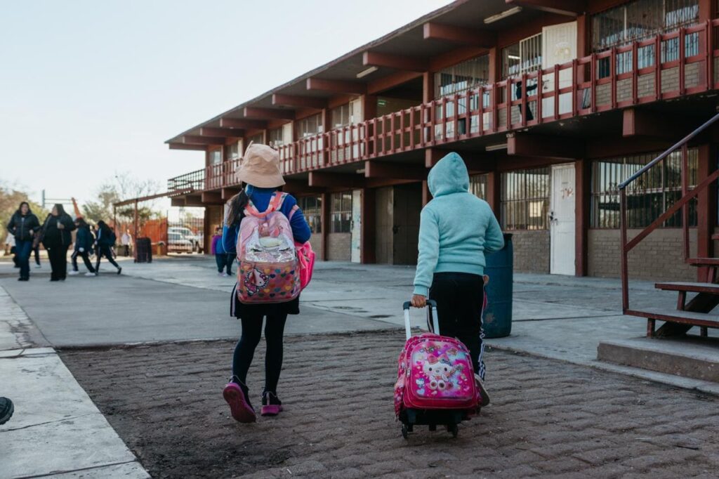 Más de 621 mil estudiantes retornaron a las aulas en todo Baja ...