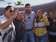 Dialoga Armando Ayala con residentes de la colonia Jardín Dorado en Tijuana