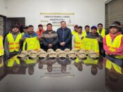 Entrega Arnulfo Silva indumentaria a «Topiles» de San Quintín