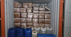 Asegura SEMAR drogas, arsenal y precursores químicos en San Ignacio