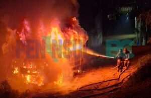 Camión sufre daño total tras incendio en el ex ejido Ruiz Cortinez en Ensenada