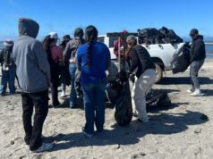 Limpian de nuevo la Playa San Ramón, levantan 300 kilos de basura