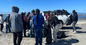 Limpian de nuevo la Playa San Ramón, levantan 300 kilos de basura