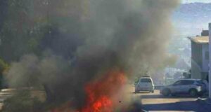 Incendian taxi en la vía pública de Tijuana