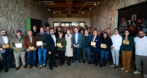 Entrega Marina del Pilar distintivo PASE a 64 restaurantes de Ensenada