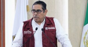 Exige Molina pronta justicia para maestros víctimas de caja de ahorros en BC