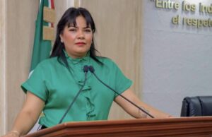 Cuestiona Montse Murillo altos sueldos que persisten en el Primer Ayuntamiento de San Quintín
