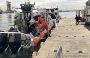 Rescatan a mujer a la deriva en inmediaciones de Playa la Misión en Ensenada
