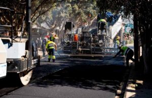 Avanzan obras de pavimentación en colonias del sur de Ensenada