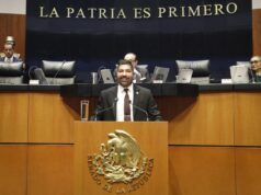 Presenta Armando Ayala iniciativa para proteger de abusos a usuarios del transporte aéreo en México