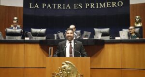 Presenta Armando Ayala iniciativa para proteger de abusos a usuarios del transporte aéreo en México