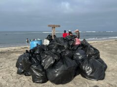Estudiantes del CBTA 146 limpian de nuevo la playa San Ramón